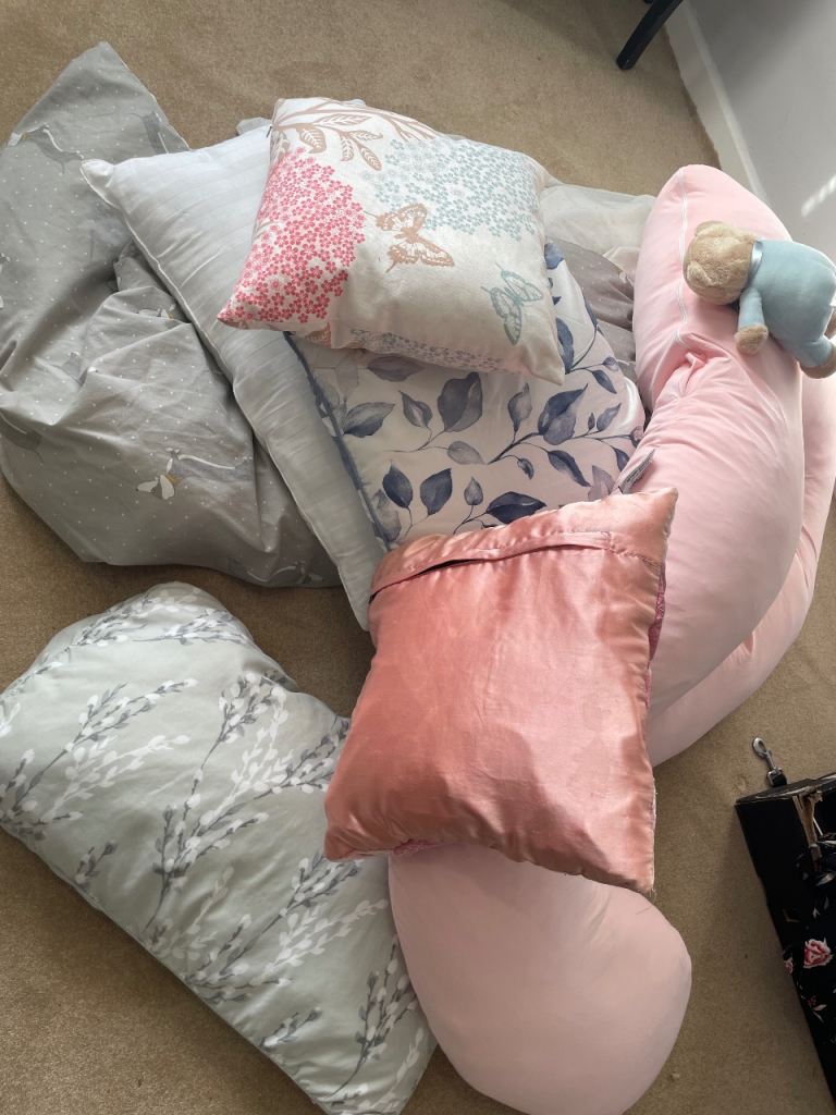 Free Duvet Body Pillow Pillows