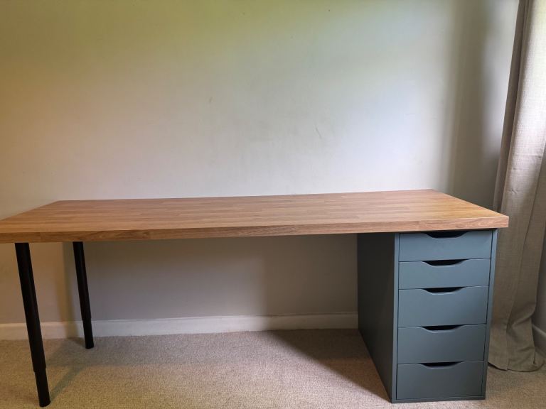 Desk with storage space 