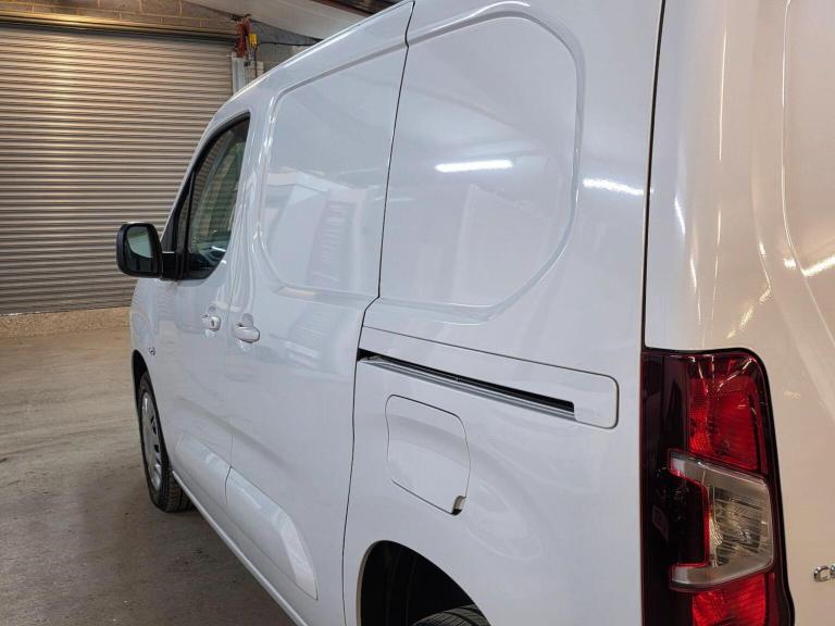 VAUXHALL COMBO 1.5 Turbo D 2300 Pro L1 H1 Euro 6 (s/s) 5dr 2023