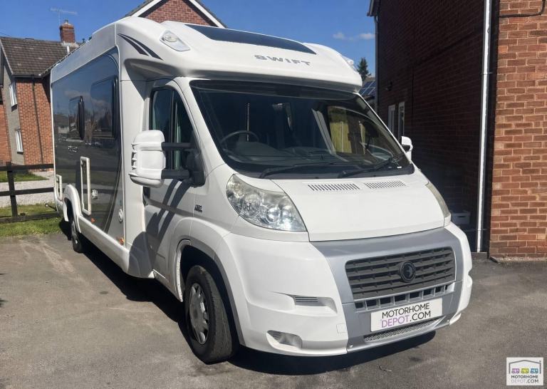 Swift Bolero 630 EW - 2007 - end bathroom - motorhome for sale 