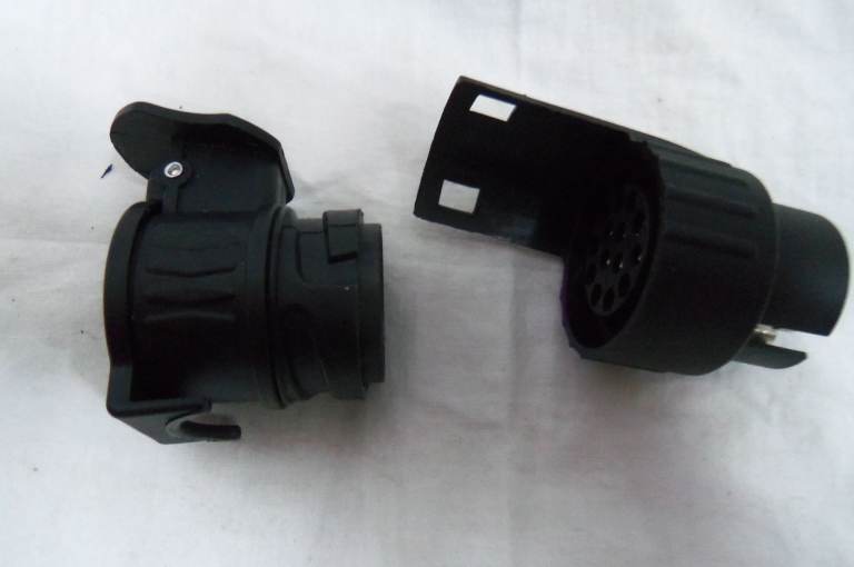 2 X  Tow bar trailer towing electrics socket adapters x 2  euro to 7 pin & 7 pin to euro