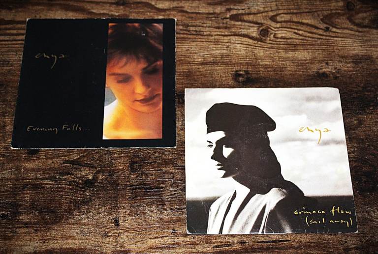 Enya – Orinoco Flow  / Evening Falls – 2× 7 Vinyl Singles VG+.,