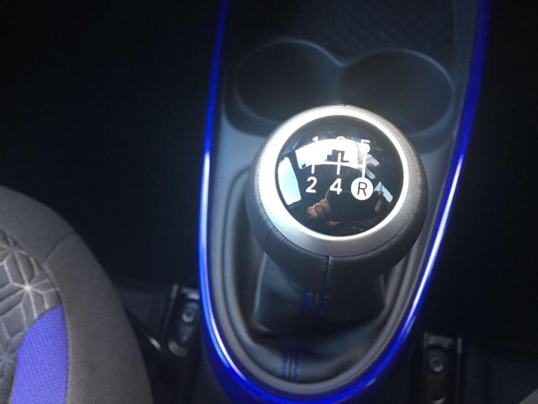 2025 Toyota Aygo X 1.0 VVT-i Edge Hatchback 5dr Petrol Manual Euro 6 (s/s) (72 ps) HATCHBACK Petr...