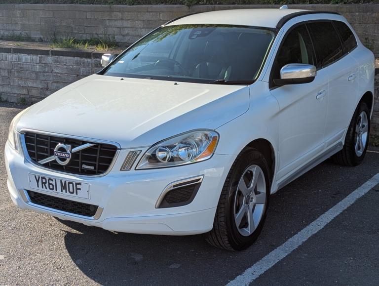 2011 VOLVO XC60 2.4 D5 215 R DESIGN AWD AUTO 4X4 * SAT.NAV * HTD.LEATHER * 2 KEY