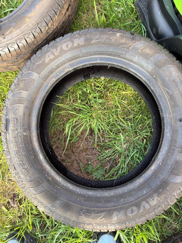 Avon tyres 175/65/14