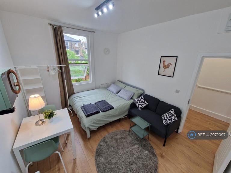 Studio flat in Sandringham Road, London, E8 (#2972097)