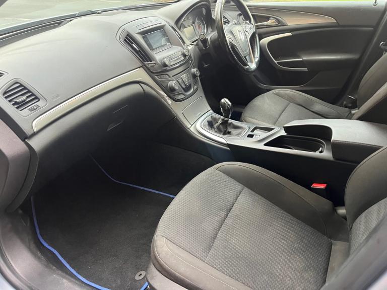 VAUXHALL INSIGNIA 2.0 CDTi ecoFLEX Design 5dr / HPI CLEAR / £35 TAX / LONG MOT