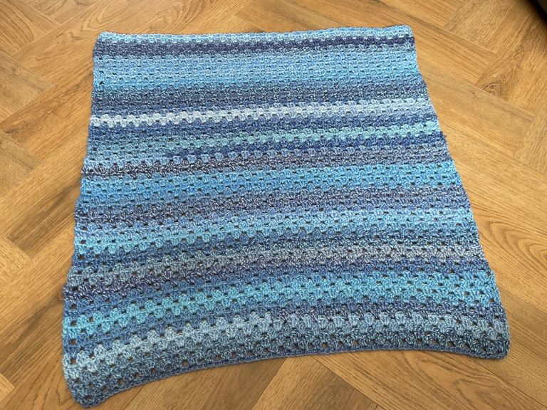 Hand made crochet baby blanket x 0/3month old baby hat