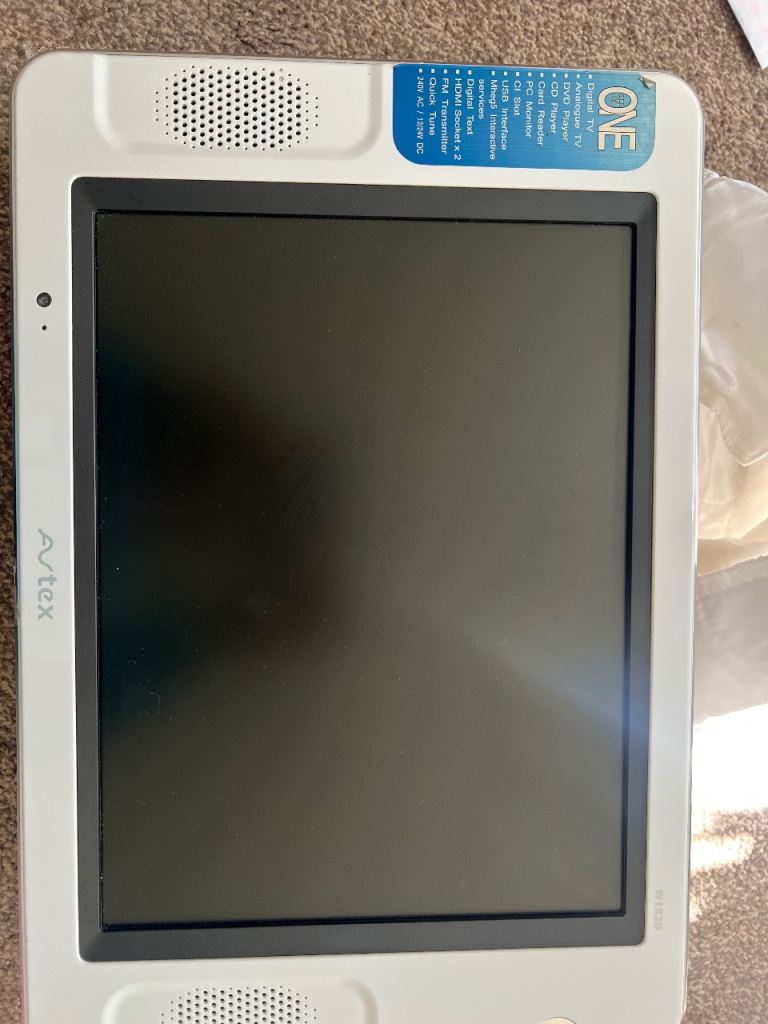 Avtex W153D 15" Digital LCD TV/DVD Combo   12 volt with Remote