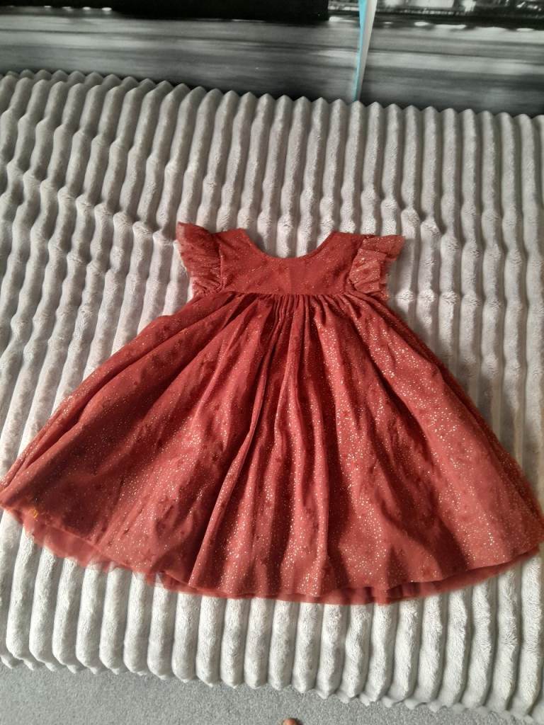 Girl's dress 