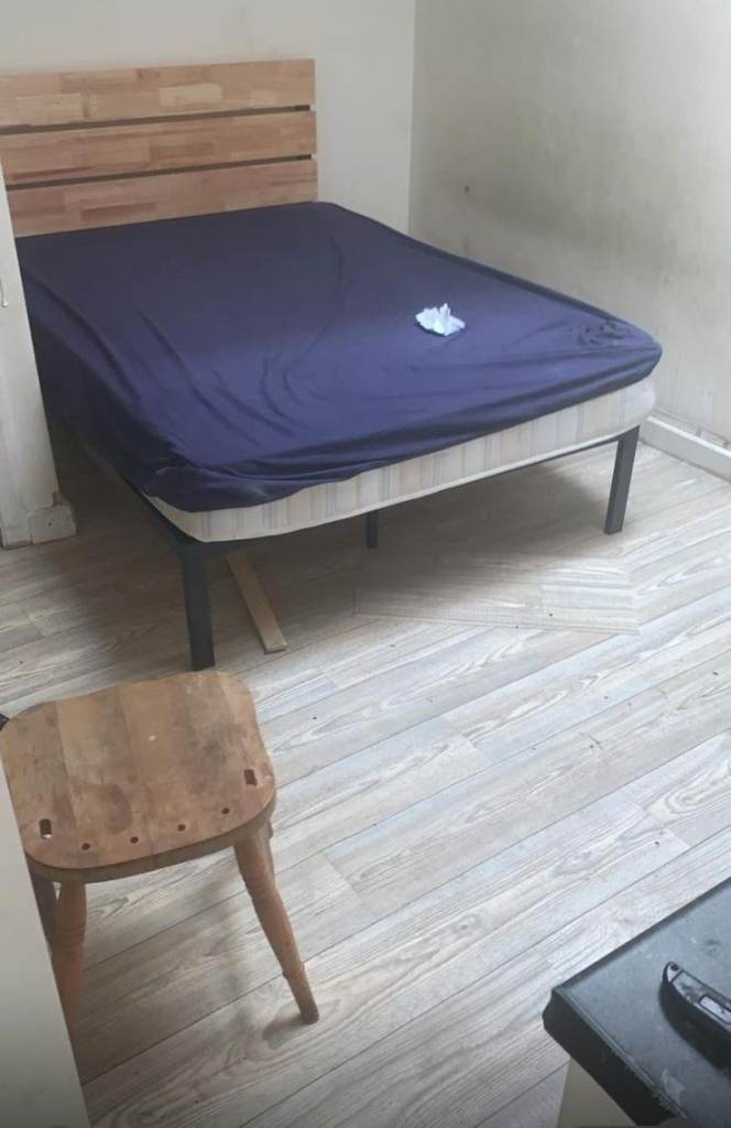 Studio Flat to Rent in Luton Town Centre, very close to University and Train station - No Parking