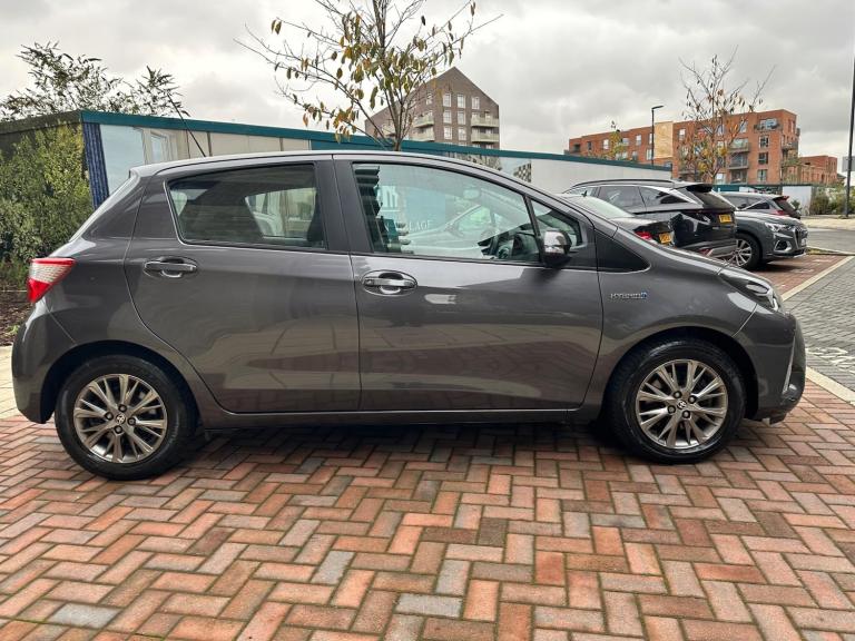 2017 Toyota Yaris 1.5 VVT-h Icon E-CVT Euro 6 (s/s) 5dr HATCHBACK Petrol/Electric Hybrid Automatic