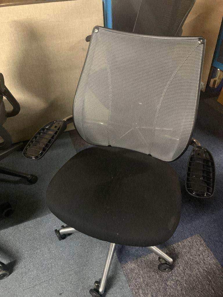 Humanscale liberty chair black cushion seat office desk computer ergonomic