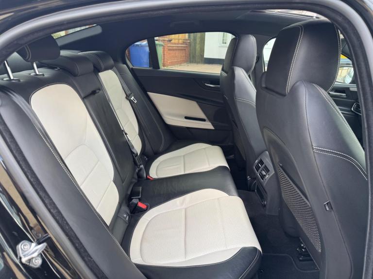 2017 Jaguar XE 2.0d R-Sport Auto Euro 6 (s/s) 4dr SALOON Diesel Automatic