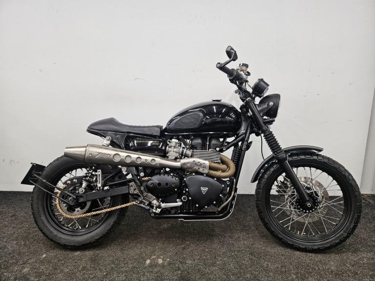 TRIUMPH SCRAMBLER ** ZARD EXHAUST - BAR END MIRRORS - 12 MONTH MOT **
