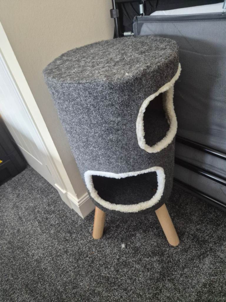 Cat bed/hide