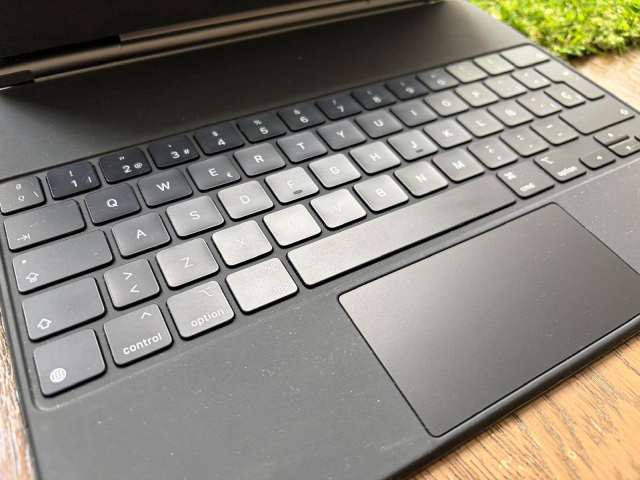Apple Magic Keyboard 12.9” - A1998 (Spanish Layout) | in Greenford