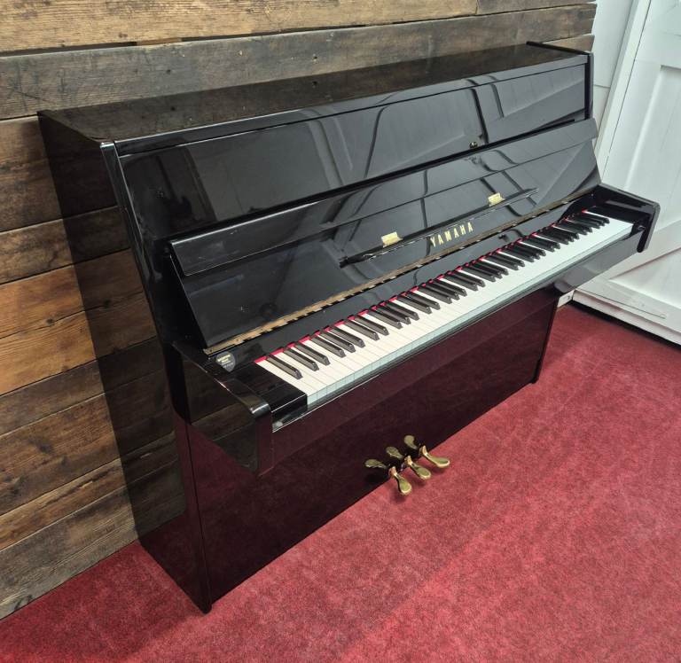 Yamaha C110A upright piano