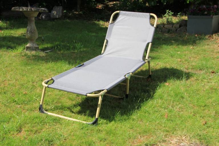 Garden Lounger / Camp Bed