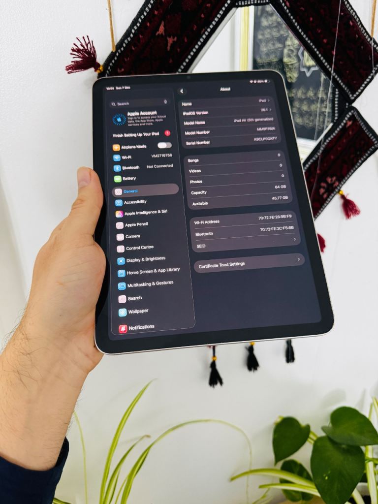 Apple iPad Air 5th Generation Brilliant Condition 