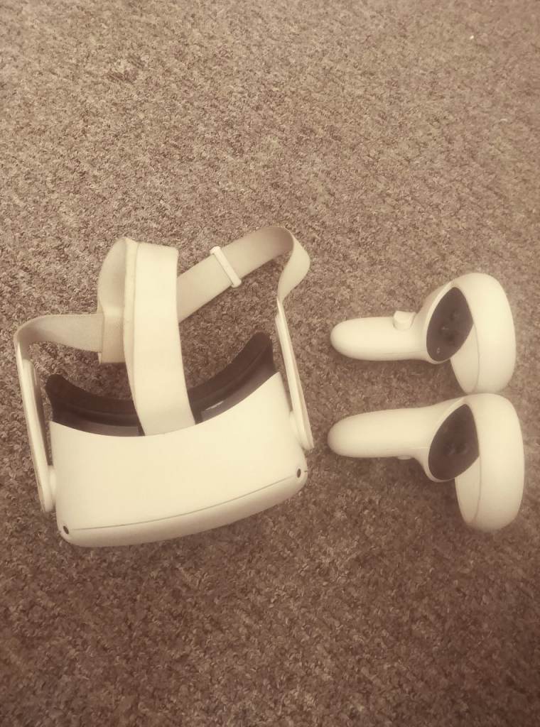 Meta quest ll vr headset