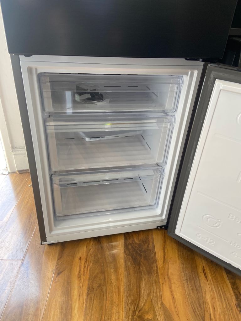 🤩SALE🤩RRP £999!! Samsung Series 4 Extra Tall Fridge Freezer - Wi-Fi - Dark Steel / Black