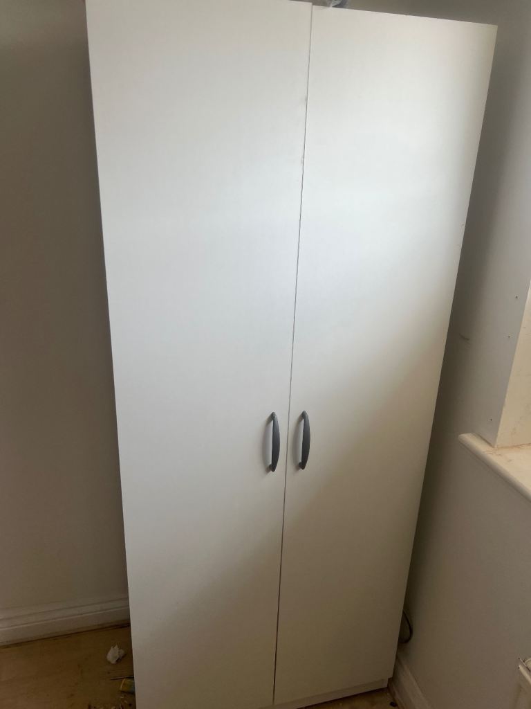 2 storage cabinets 