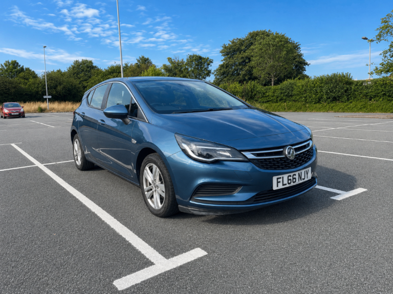 Vauxhall ASTRA, 2016 1.6 ecoFLEX, 5 doors £20 Tax CarPlay