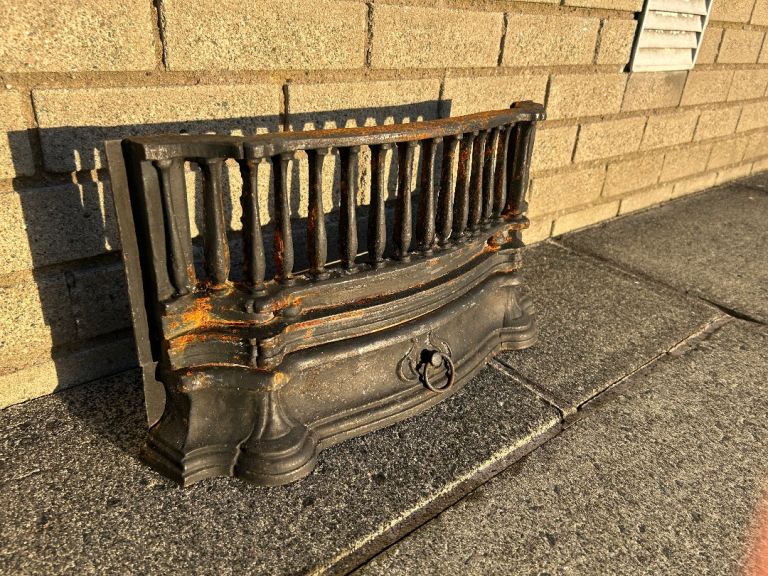 18’’ Cast Iron Fire Front Original