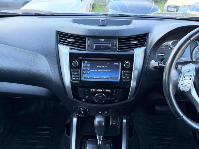 2016 Nissan Navara 2.3 dCi Tekna Auto 4WD Euro 5 4dr PICK UP Diesel Automatic