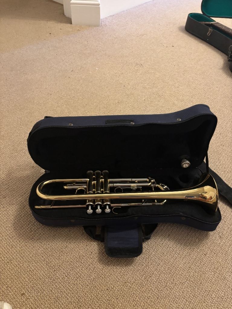 Trumpet with Hard Case – Good Condition