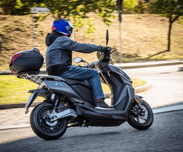 MGB Lifan E4 50cc Equivalent Electric Moped Scooter With Bosch Motor