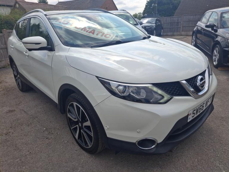 2016 Nissan Qashqai 1.6 dCi Tekna 5dr Xtronic HATCHBACK Diesel Automatic
