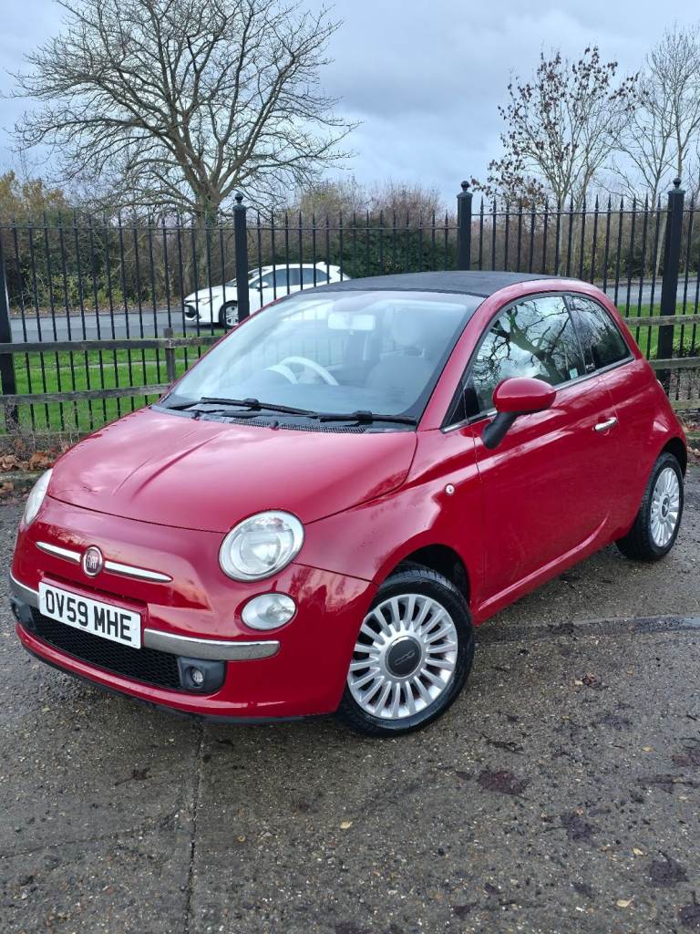 Fiat 500c 1.2 lounge AUTOMATIC, 9 serv stamps, mot until oct 26, cambelt changed, sat nav, carplay