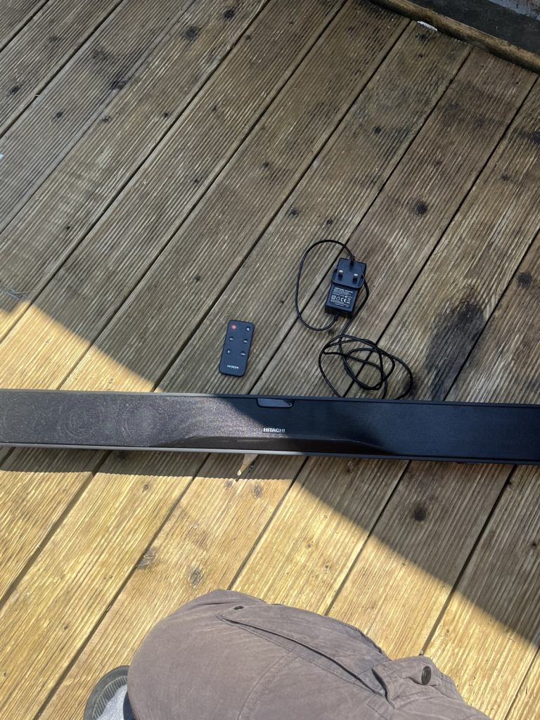 Hitachi sound bar