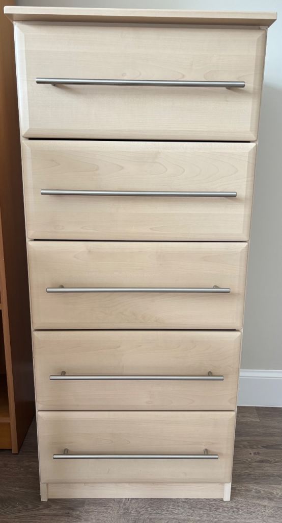 MDC Sturdy Solid Chest of 5 Drawers 