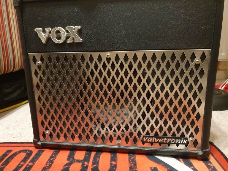 Vox Valvetronix Guitar Amplifier Model VT15