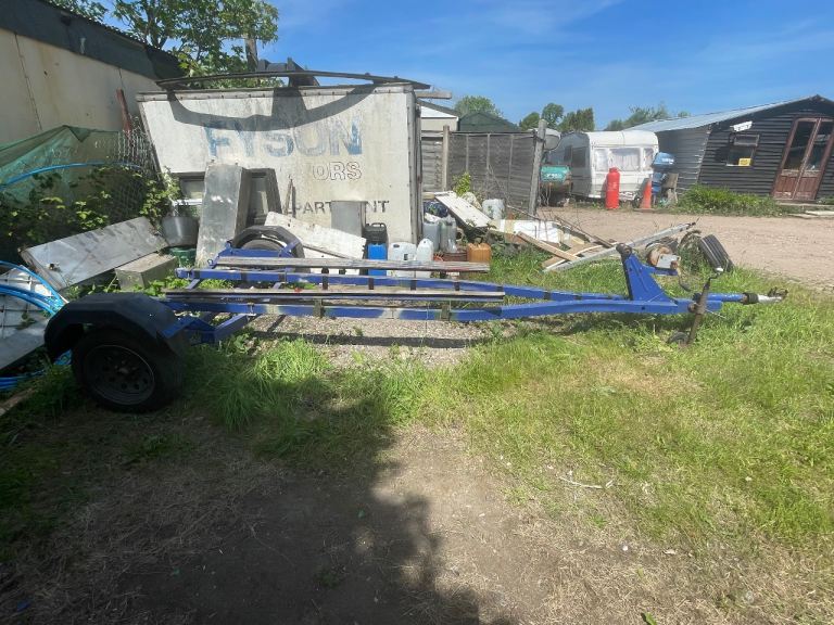 Boat trailer