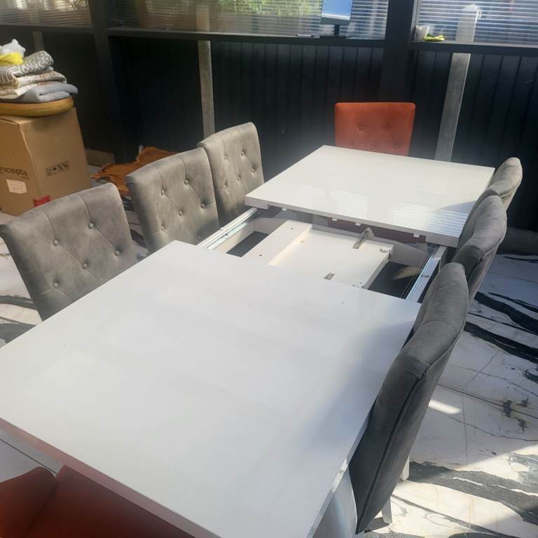 Expandable Dining Table with Chairs 