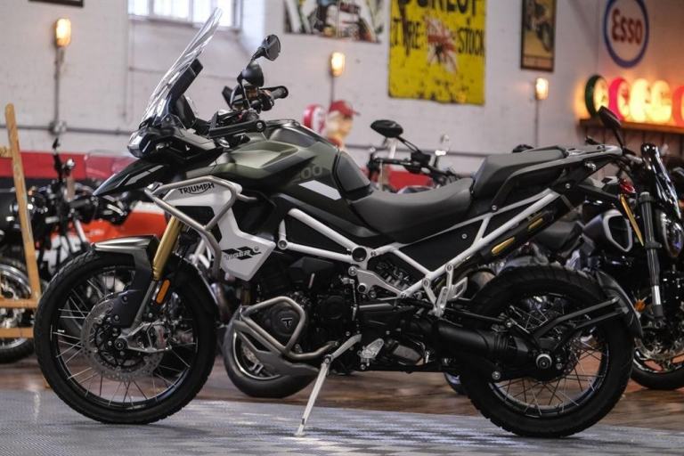 Triumph Tiger 1200 Rally Pro Adventure - Arrow End Can