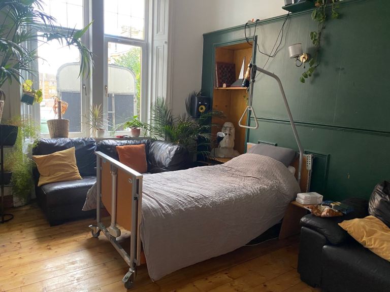 Community hospital bed 