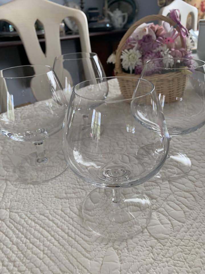 SET OF BRANDY/LIQUEUR CRYSTAL GLASSES