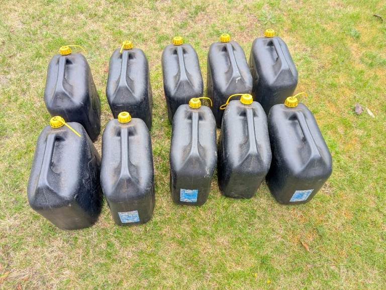 20 litre plastic fuel cans