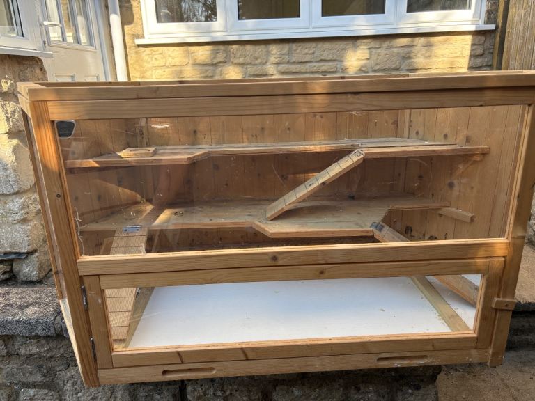 Guinea Pig Hutch (hamster/hedgehog)