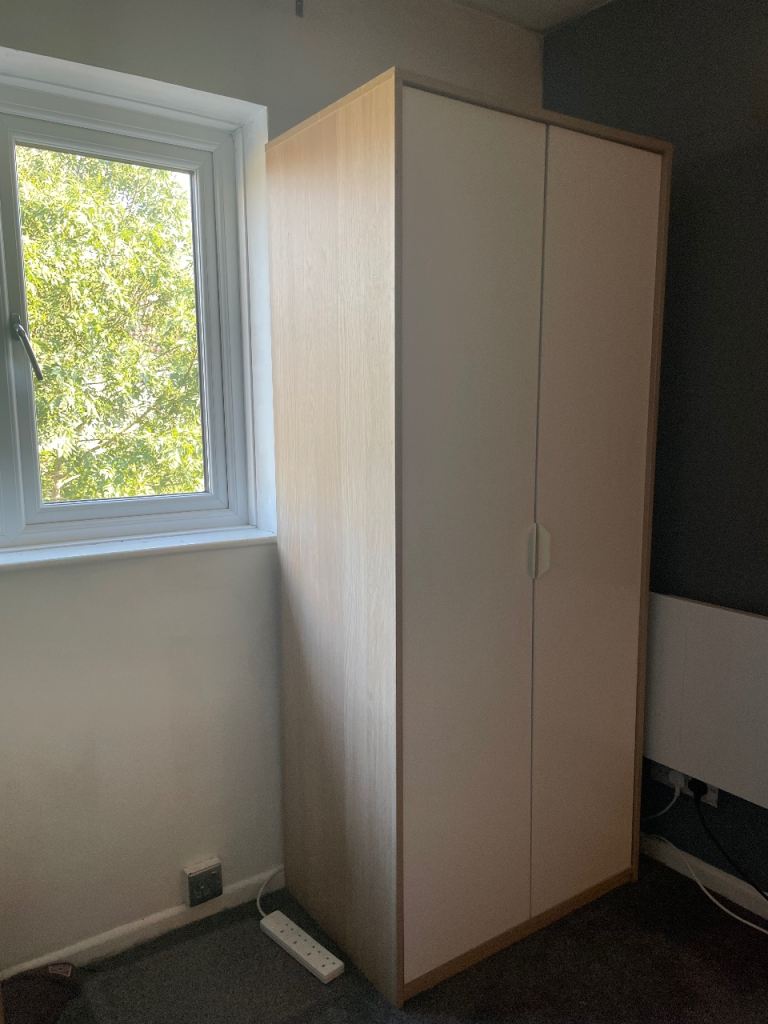 Single wardrobe 