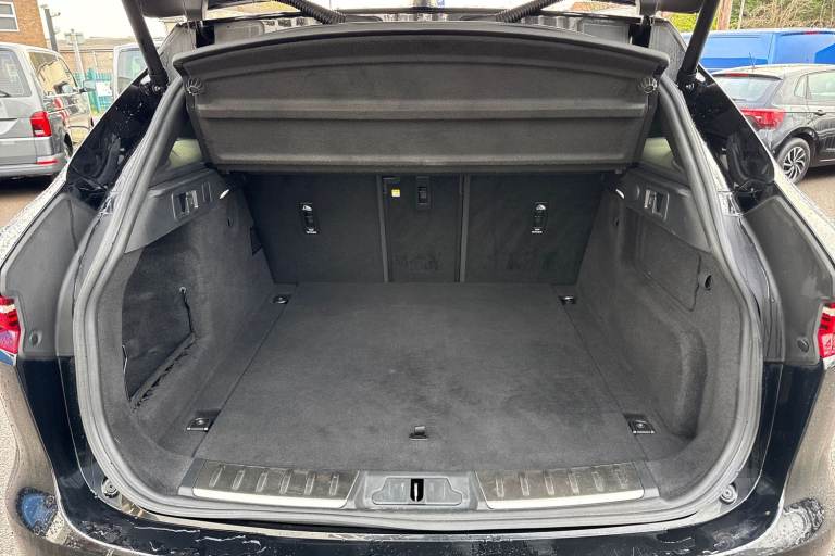 2023 Jaguar F-Pace 2.0 D200 MHEV R-Dynamic Black Auto AWD Euro 6 (s/s) 5dr SUV DIESEL Automatic