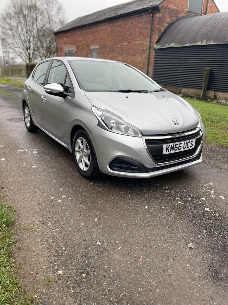 PEUGEOT 208 1.2 PureTech Active 2016