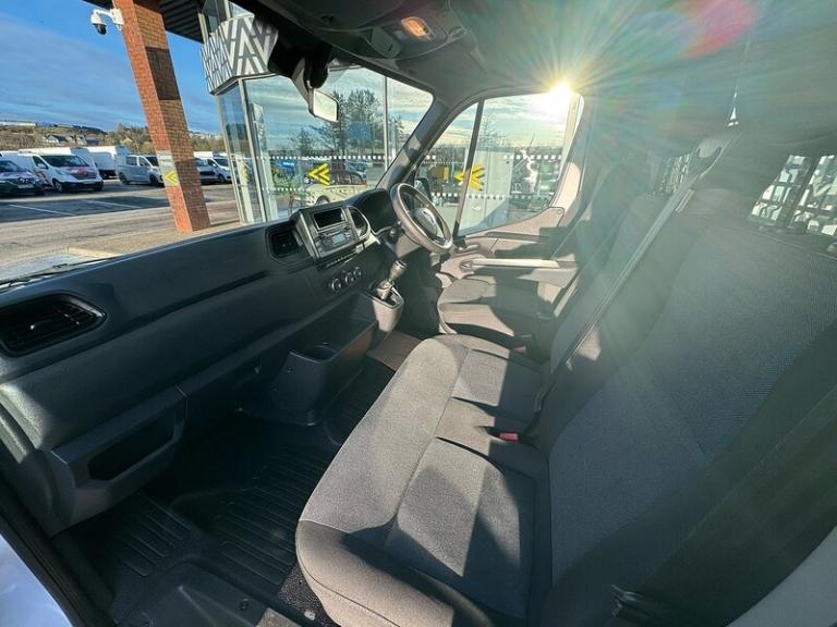 2023 Renault Master Dropside dCi ENERGY 35 Business 2.3 145 PS FWD LWB Euro 6 with 2 Keys, 6 Sp D...