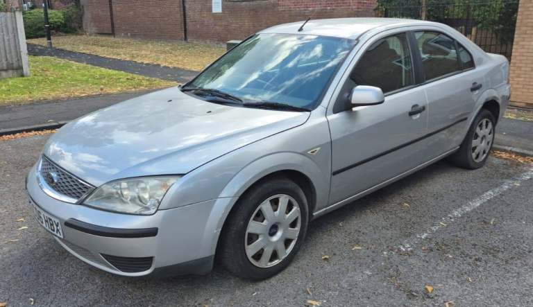 1 former owner. Ford Mondeo 2.0 TDCI (90) Diesel - LX Manual 4 door - Rare Saloon model - 2006