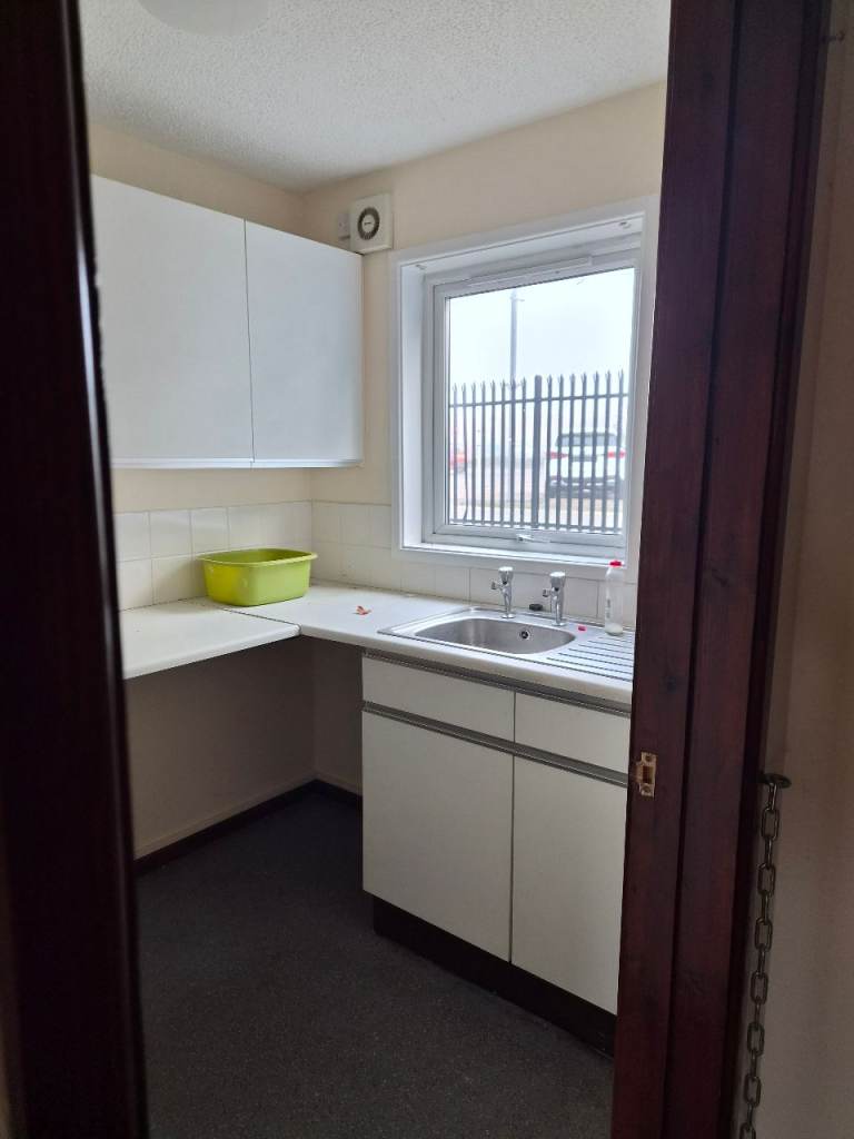 FREE PORTAKABIN / MODULAR OFFICE BUILDING – APPROX. 21m x 8m | in ...